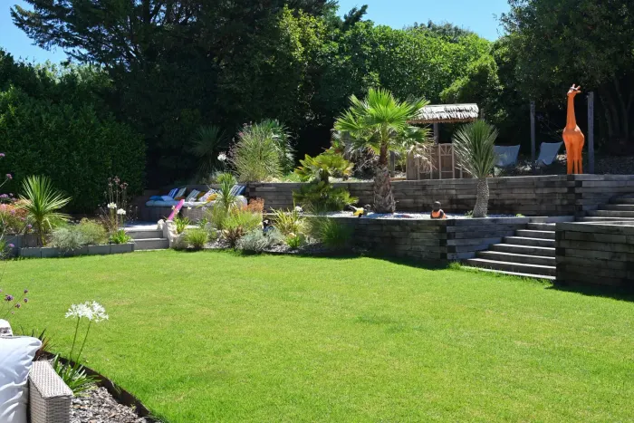 Lawn seeding / turfing and planting of the recomposed garden